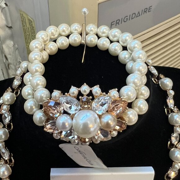 Macys culture pearls and crystals necklace, earrings and bracelet set - NWT - Picture 8 of 12